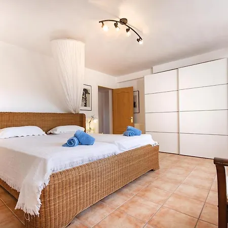 La Llobella- Privacy - By Villamar *